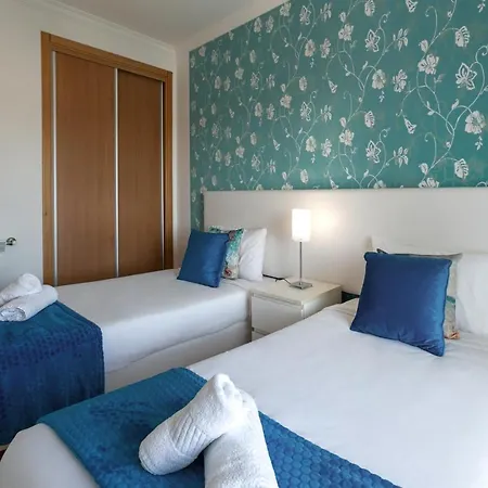 Paradise Place Назаре