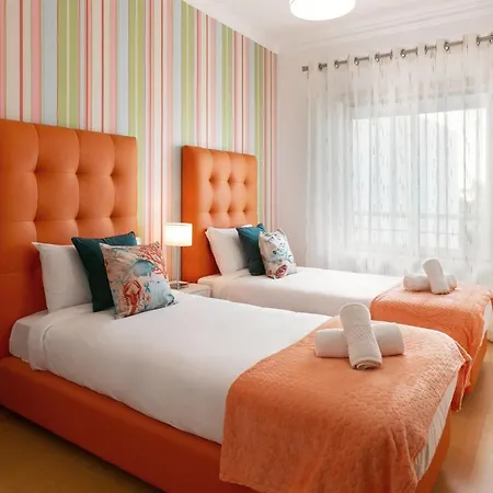 Paradise Place Назаре